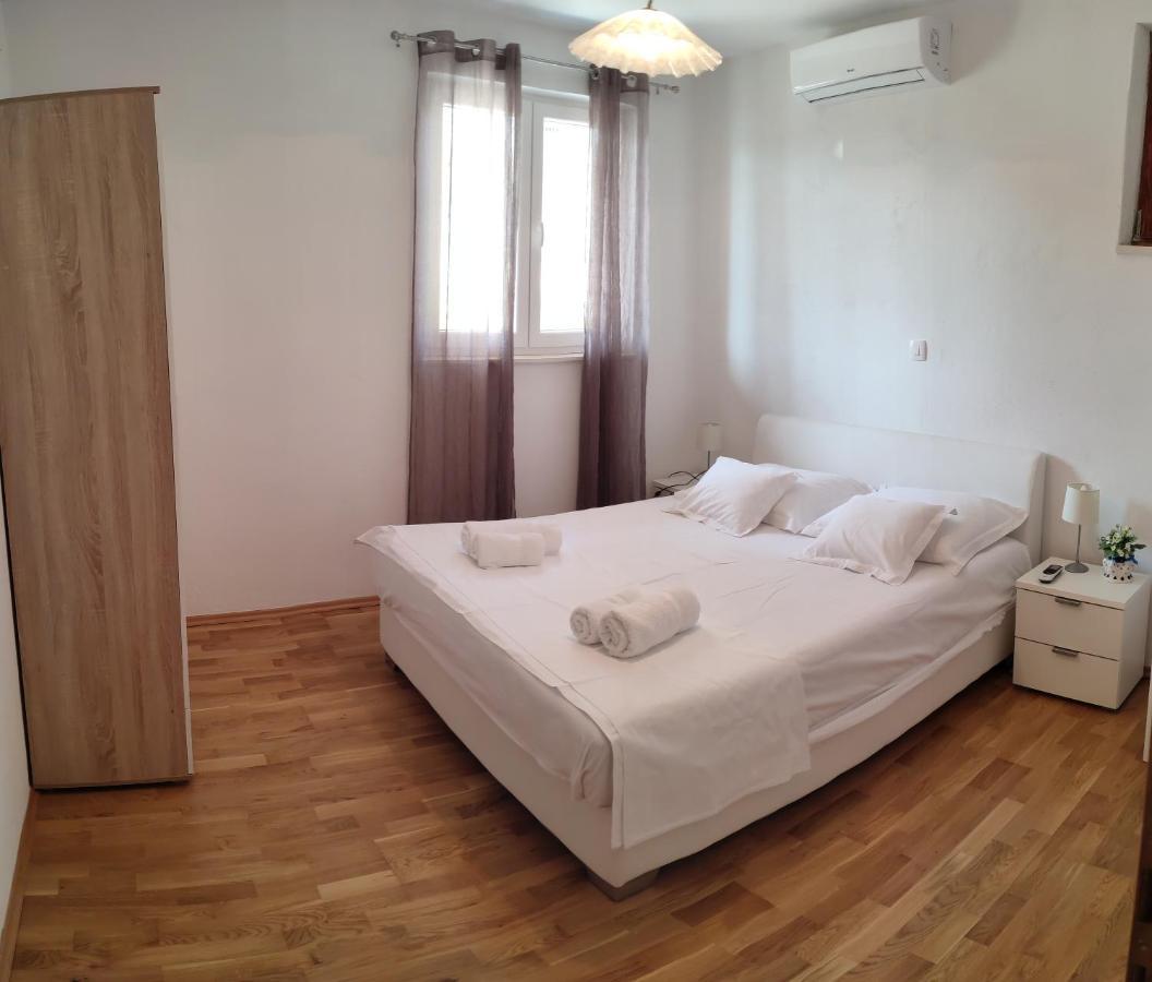 Apartments Villa Anna Подстрана Екстериор снимка